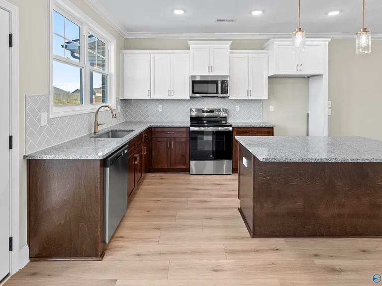 243 Susan Lynn Dr — Photo 22