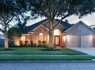 303 Magnolia Estates Dr, League City, TX 77573