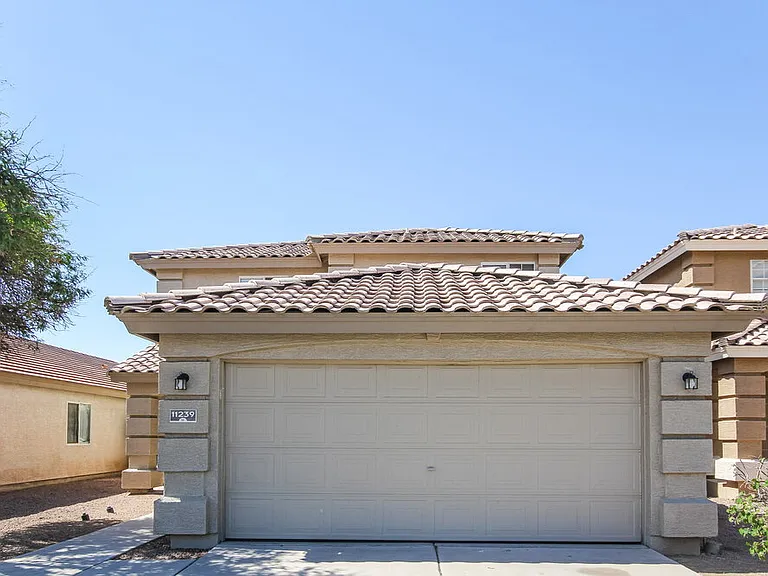 11239 W Campbell Ave — Photo 1