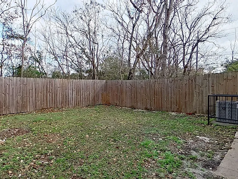 7607 Melissa Ct N — Photo 18