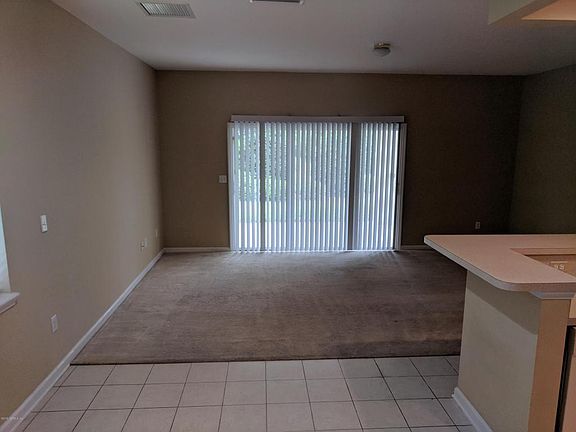 4th image of 372 Sunstone Ct