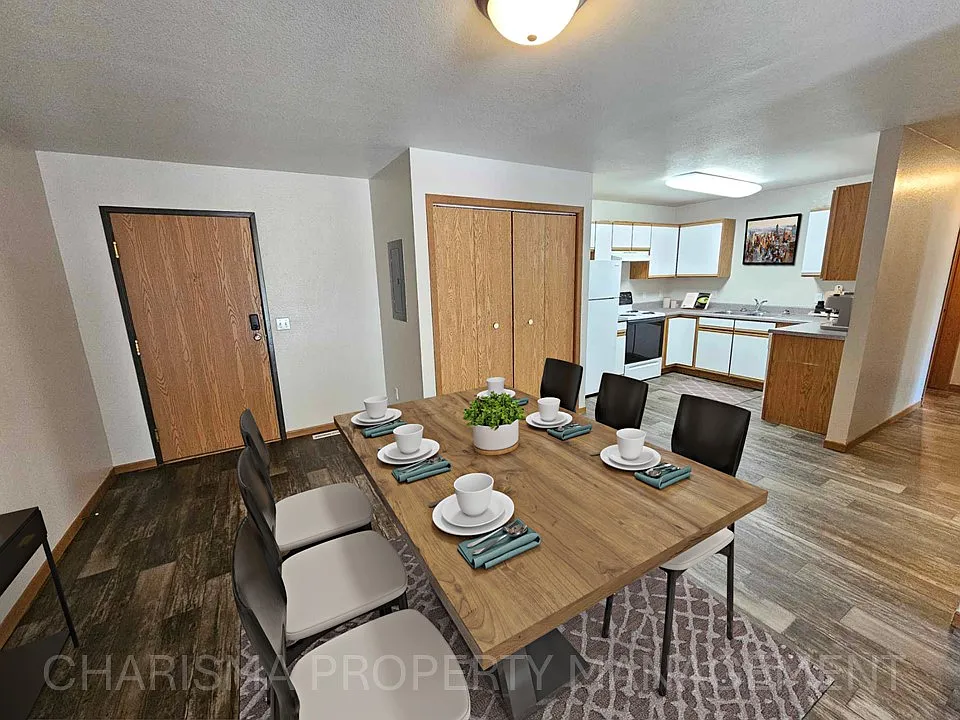 340 N Main Avenue — Photo 3