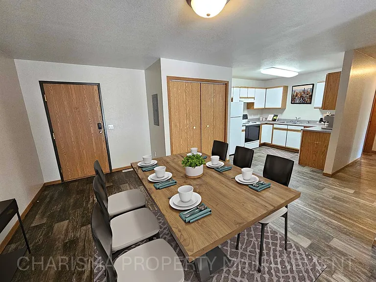 340 N Main Avenue — Photo 3