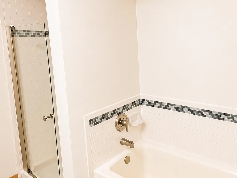 8316 Highpoint Cir #E — Photo 12