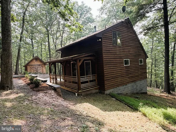 481 Feller Dr, Levels, WV 25431