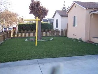 2nd image of 2410 Genevieve St