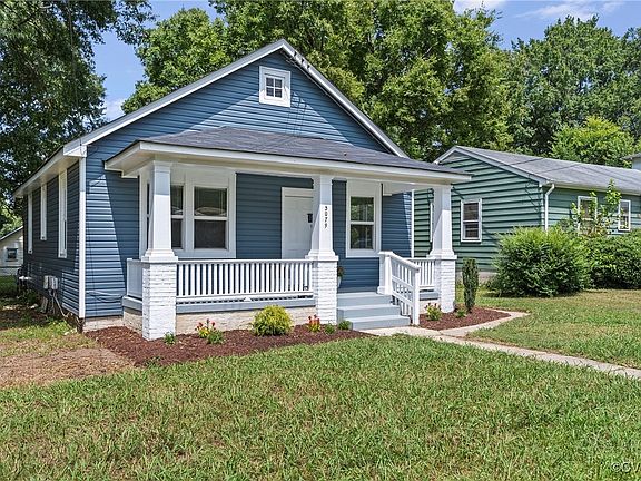 3rd image of 3079 Logandale Ave