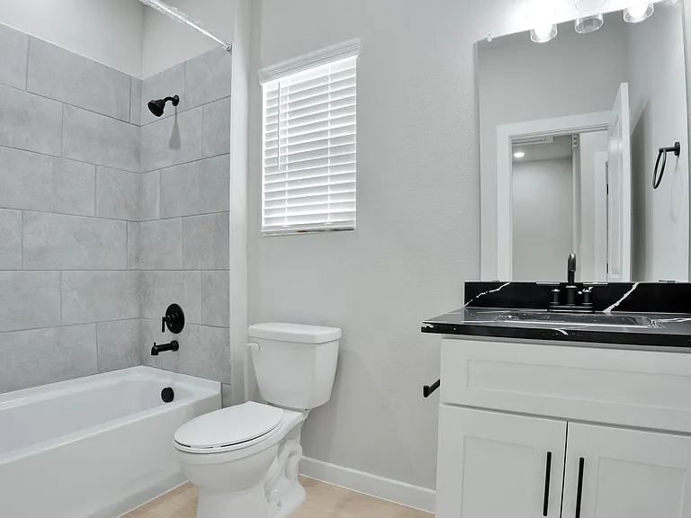 525 Dakota St — Photo 29
