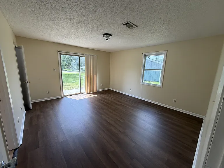 144 Cherokee Cir — Photo 8