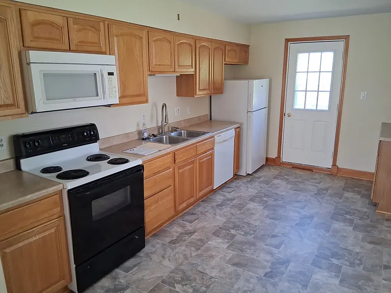 5026 Gary Ln #2 — Photo 4