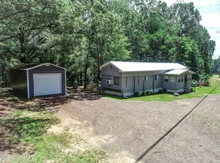 109 County Road 517, Como, MS 38619