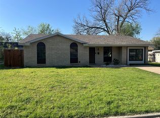 2605 Laurel St, Grand Prairie, TX 75050