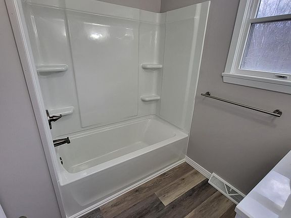 5th image of 413 Venus Ln #3