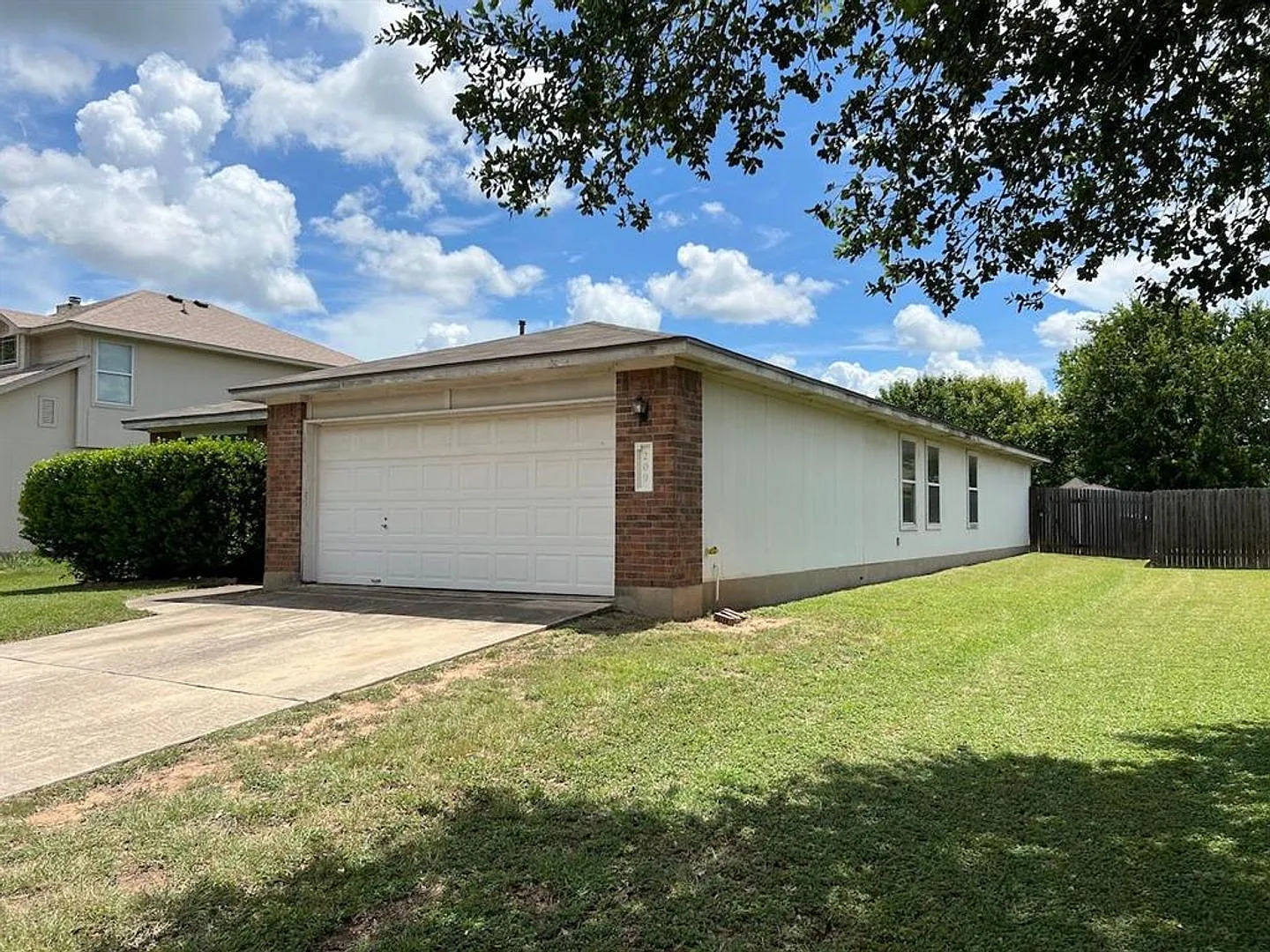 Nice 4 bedroom available in Riverside Grove subdivision! — Photo 2