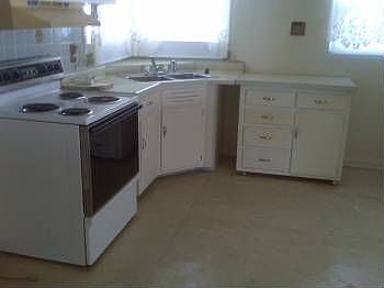 4th image of 1247 S Centennial St