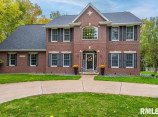 2397 Forest Reed Pl, Le Claire, IA 52753
