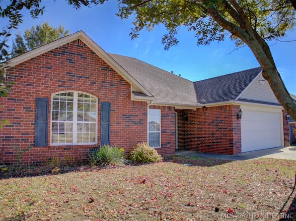 1920 Richmond Dr, Bartlesville, OK 74006