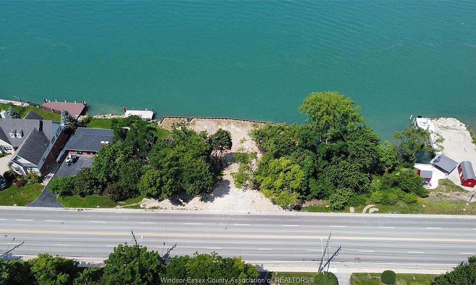 2nd image of 560 Front Rd N