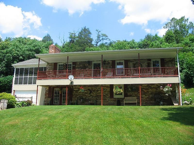 2nd image of 165 Dovel Hollow Rd