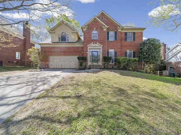 214 Southern Cross Ln, Matthews, NC 28105