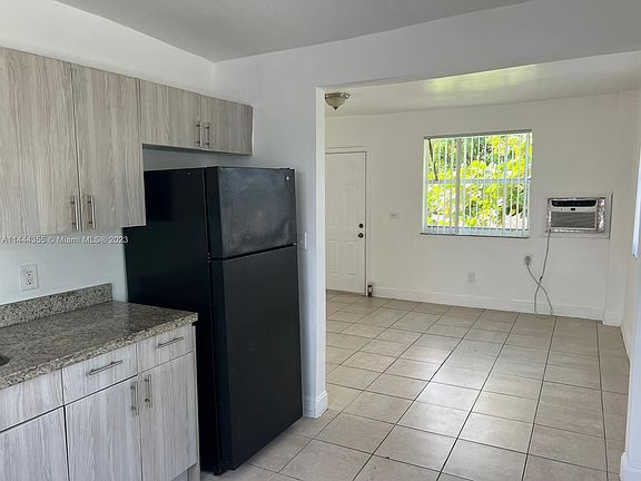 3rd image of 4245 NW 24th Ave Unit 2