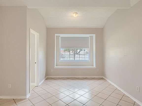 3rd image of 7025 Cottonwood Cir