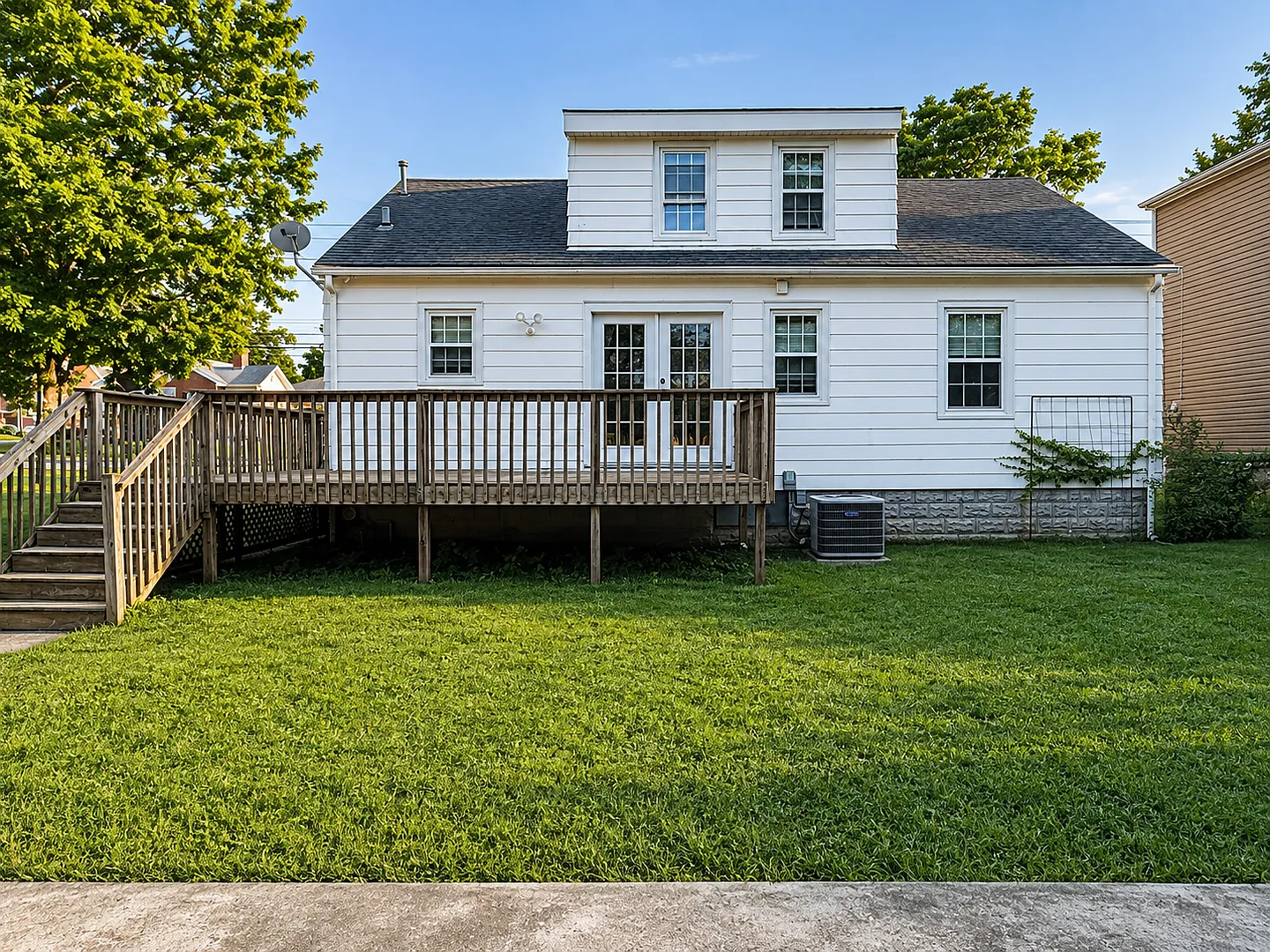 3 Bedroom Campus Rental - Now Preleasing For 20272028! — Photo 3