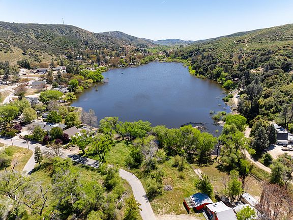 2nd image of 43733 Lake Hughes Rd