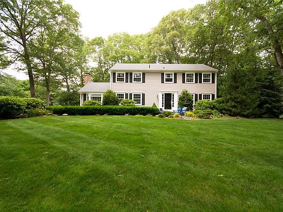 2nd image of 5 Limerock Dr