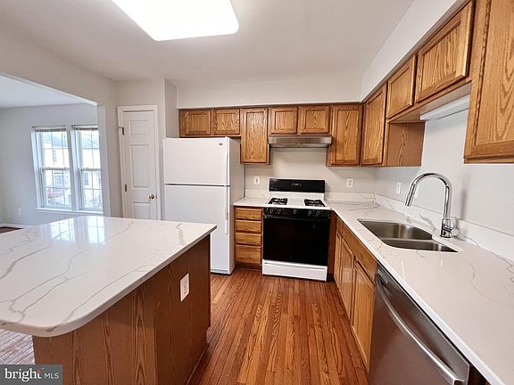5th image of 7000 Rogue Forest Ln