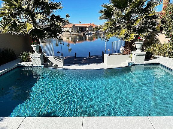 3rd image of 5640 W Arrowhead Lakes Dr
