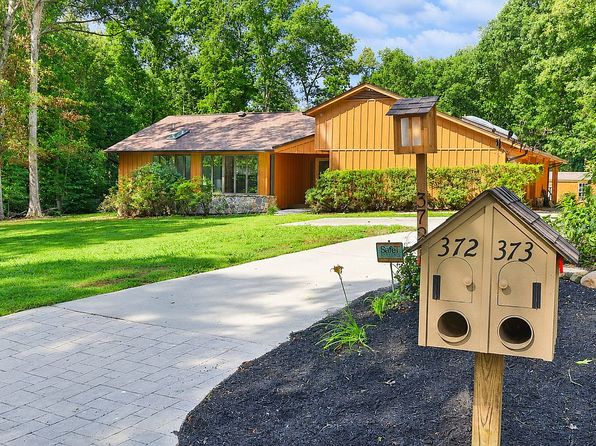 372 Fallen Oak Cir
