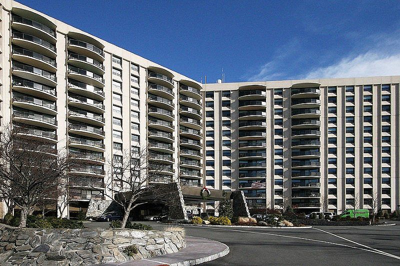1st image of 2 Claridge Dr #6DE-607