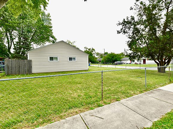 3rd image of 6710 E 49th St