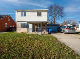 7719 Grayfield St, Dearborn Heights, MI 48127