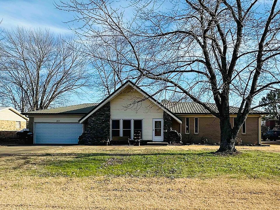 1st image of 1411 Lynn Pl