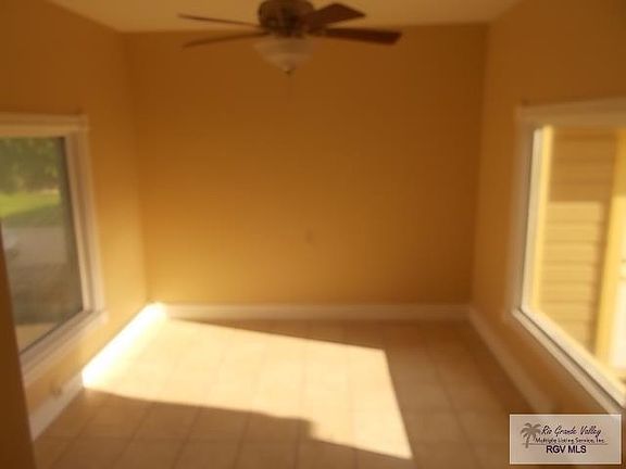 4th image of 2205 S Palm Court Dr
