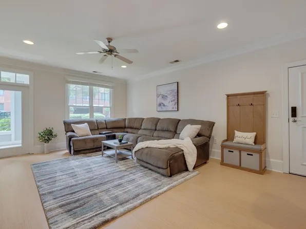 201 Finsbury St APT 103, Durham, NC 27703