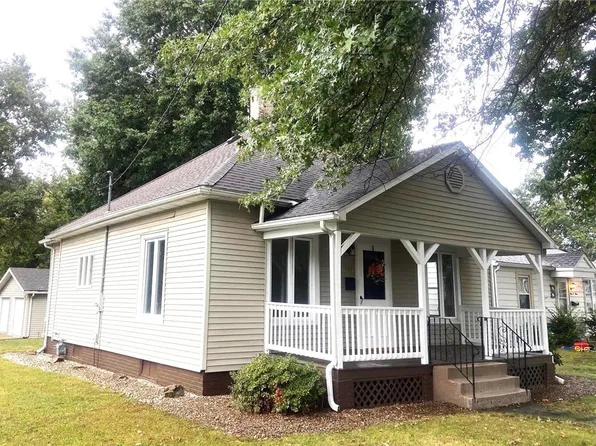 901 E Elm St, Taylorville, IL 62568