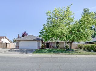 6747 Irving Rd, Redding, CA 96001