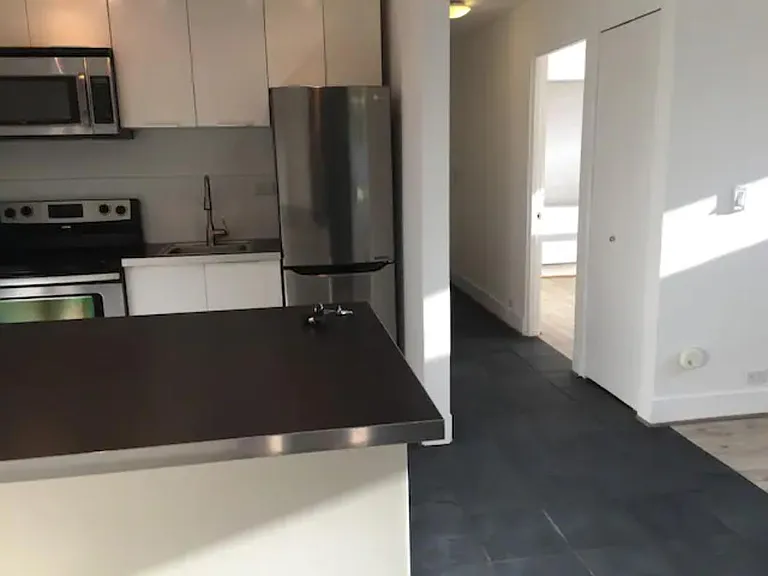 2404 Thorndyke Pl W #5 — Photo 3