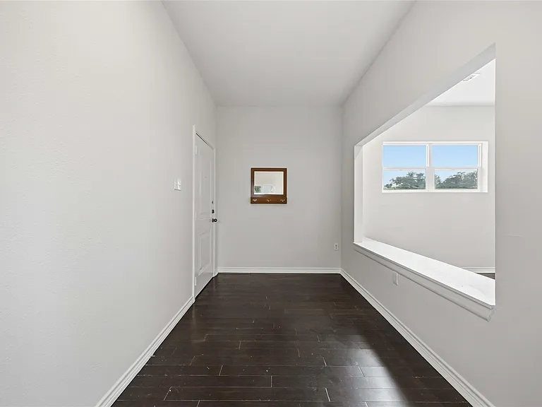 5302 Saxon Dr #1/2 — Photo 25