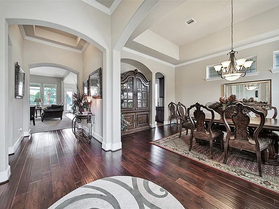 5th image of 1410 Benbrook Oaks Ln