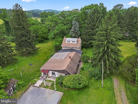 5th image of 564 Blandon Rd