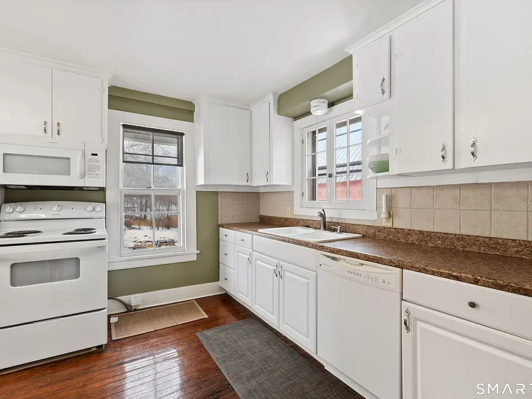 263 Seymour Rd — Photo 5