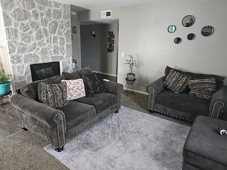 Lake Stella Apartments — Photo 3