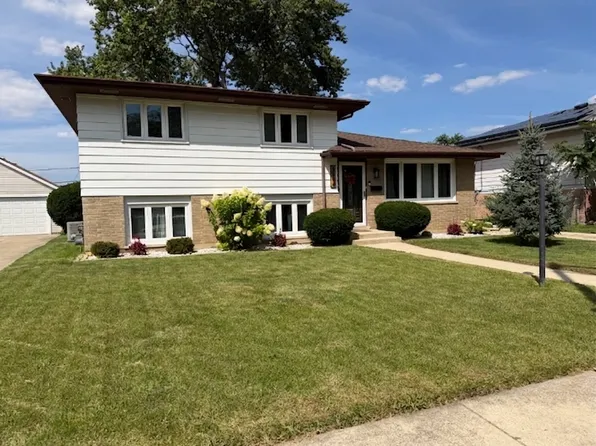 6534 W 107th St, Chicago Ridge, IL 60415