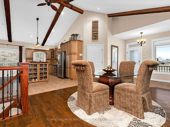 4th image of 11 Red Cedar Ln