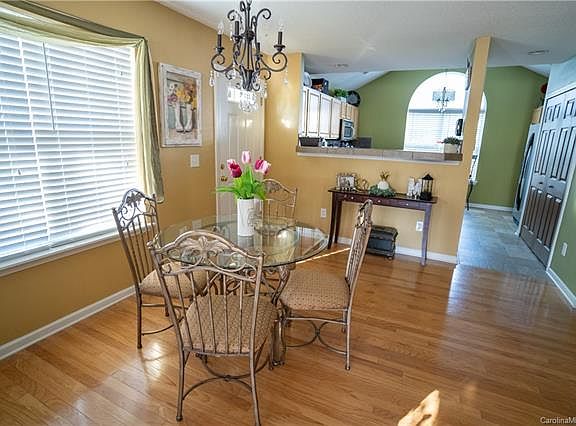 5th image of 1721 Hidden Creek Dr
