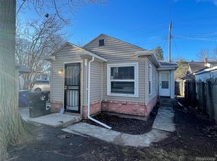 5007 Ashley St, Grosse Pointe, MI 48236
